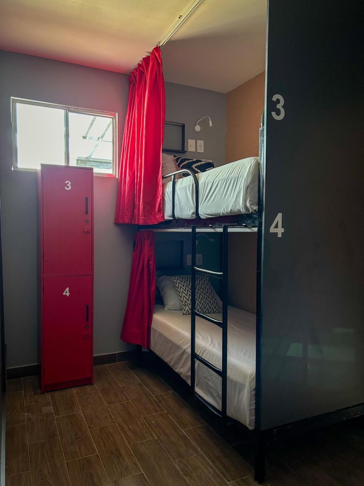 Spartacus Hostel Boutique For Men بويرتو فالارتا المظهر الخارجي الصورة