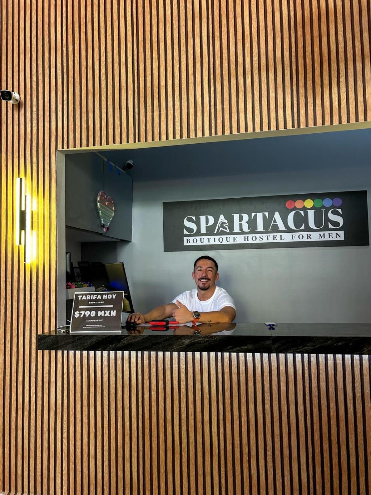Spartacus Hostel Boutique For Men بويرتو فالارتا المظهر الخارجي الصورة