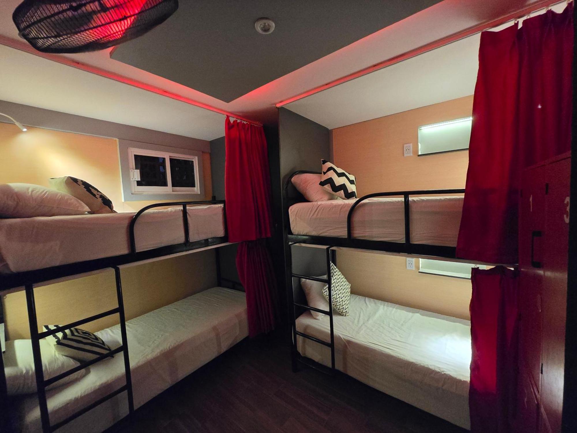 Spartacus Hostel Boutique For Men بويرتو فالارتا المظهر الخارجي الصورة